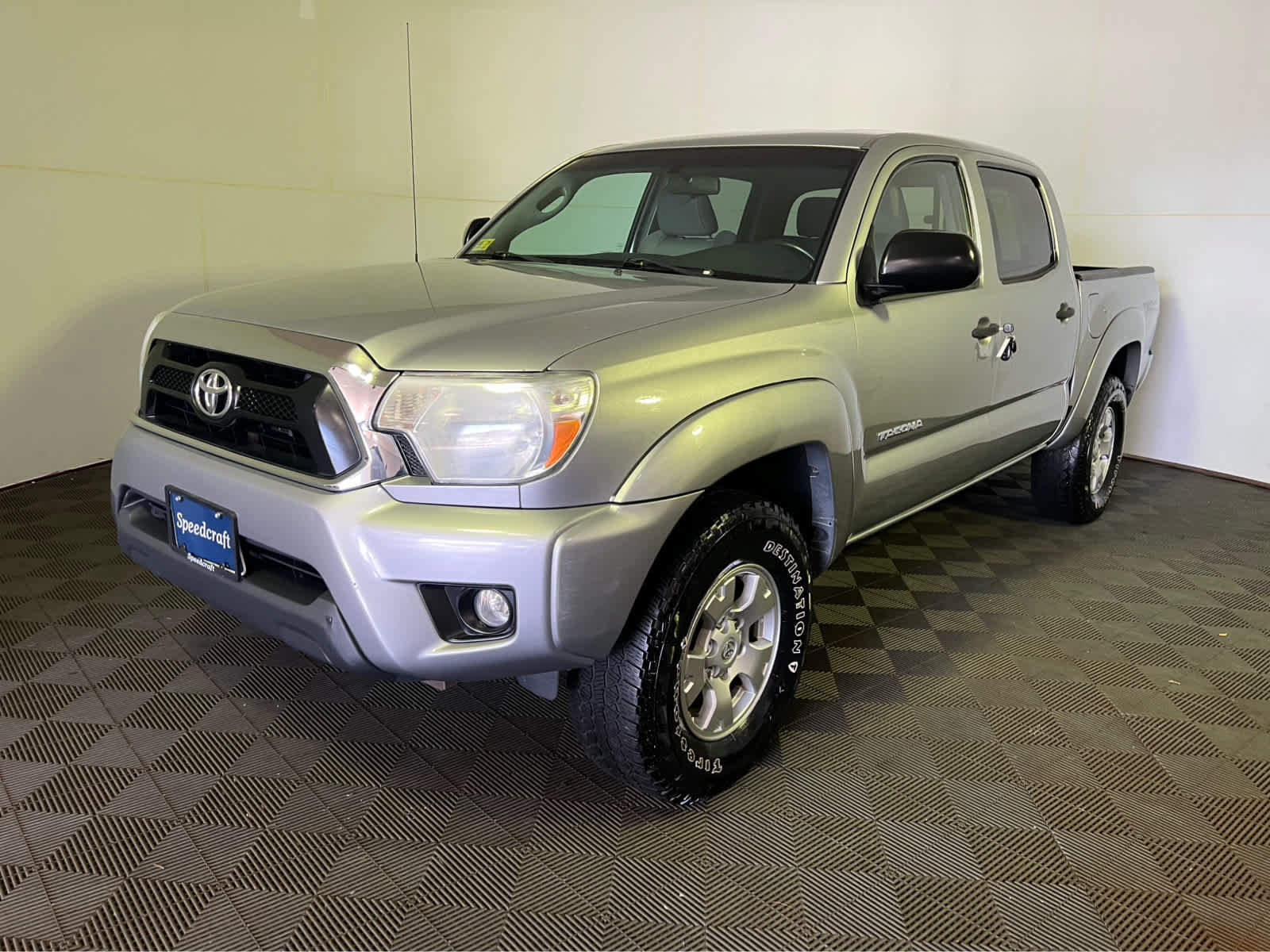 Used 2015 Toyota Tacoma 4x4 Double Cab w/ TRD Off-Road Package image 3