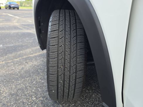 Certified 2023 Honda HR-V LX image 28
