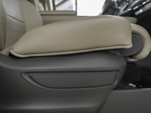 Used 2022 Lincoln Navigator L Reserve AWD/4WD image 32