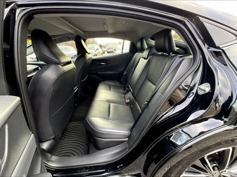 Used 2024 Toyota Prius Limited image 15