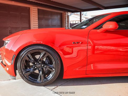 Used 2020 Chevrolet Camaro LT image 4