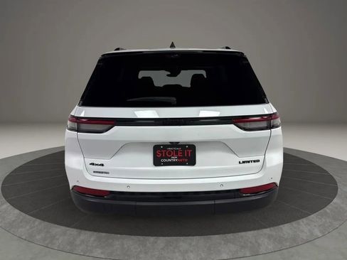 Used 2023 Jeep Grand Cherokee Limited w/ Luxury Tech Group II AWD/4WD image 4