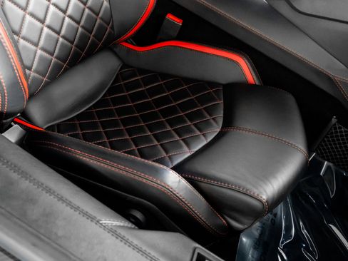 Used 2018 Lamborghini Aventador S image 34