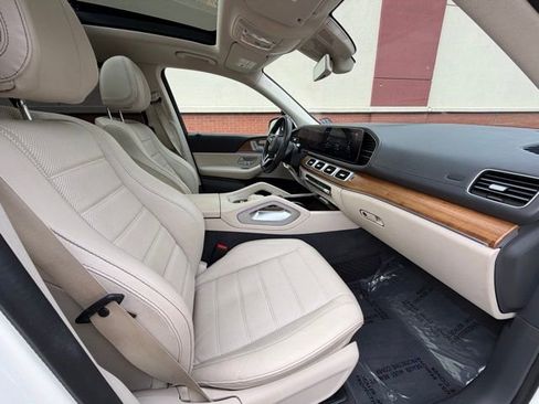 Used 2020 Mercedes-Benz GLS 450 4MATIC image 32