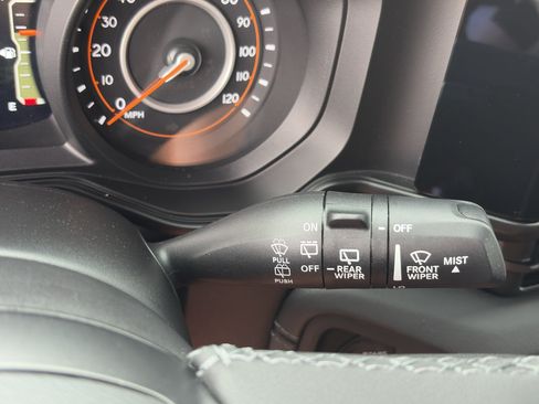 Used 2025 Jeep Wrangler Unlimited Rubicon AWD/4WD image 18