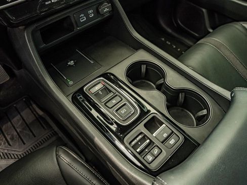 Used 2025 Honda Pilot EX-L image 24