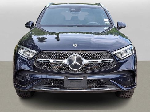 Used 2024 Mercedes-Benz GLC 300 4MATIC image 2