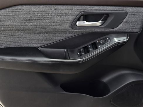 Certified 2023 Nissan Rogue SV FWD image 16