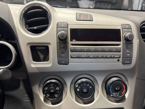 Used 2010 Pontiac Vibe AWD w/ Sun And Sound Package image 87