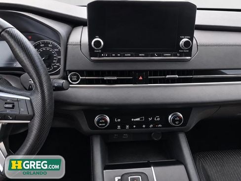 Used 2023 Mitsubishi Outlander ES FWD image 11