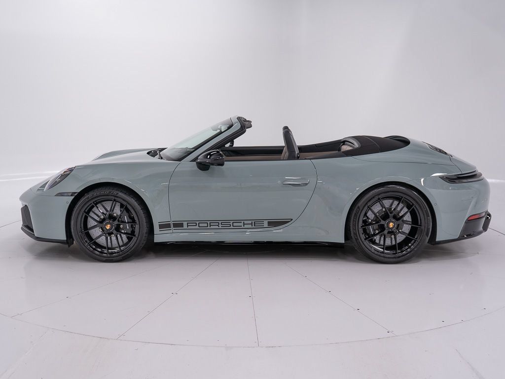 Used 2026 Porsche 911 Carrera GTS RWD image 2