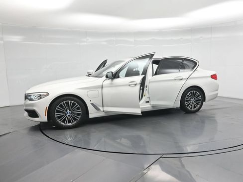 Used 2019 BMW 530e w/ Convenience Package RWD image 36