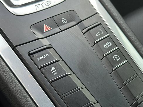 Used 2019 Porsche 718 Cayman image 36