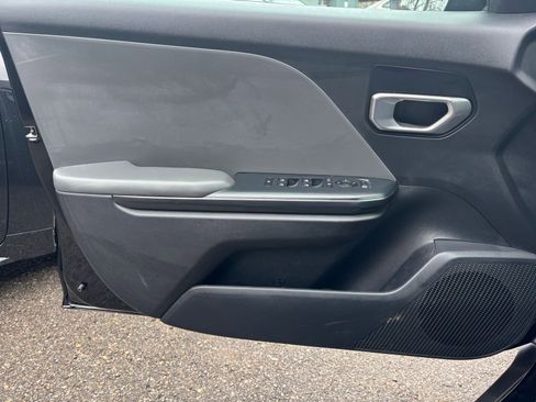 Used 2025 Kia K4 LXS image 18