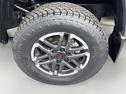 Used 2024 Toyota Tacoma 4x4 Double Cab image 28