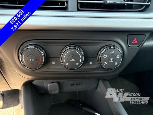 Used 2025 Chevrolet Trax LS w/ LS Convenience Package FWD image 18