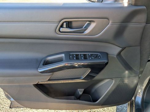 New 2026 Nissan Pathfinder SV image 12