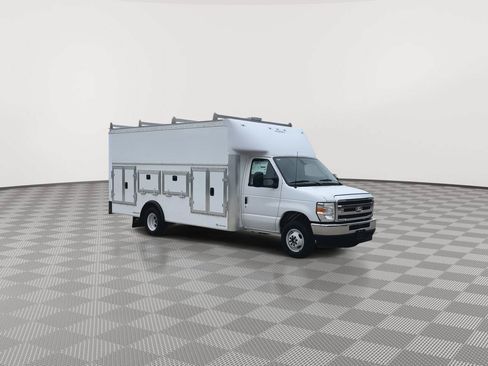 New 2027 Ford E-450 and Econoline 450 Super Duty w/ Power Equipment Group RWD image 26