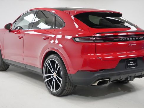 Certified 2025 Porsche Cayenne Coupe image 3