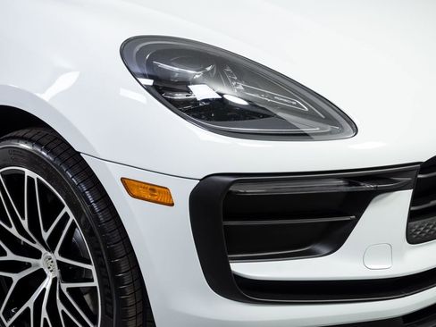 New 2026 Porsche Macan image 38