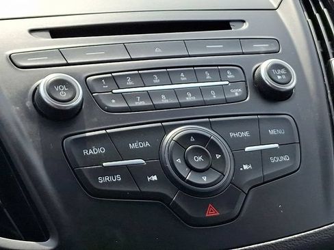 Used 2017 Ford Escape SE w/ SE Sport Appearance Package AWD/4WD image 14