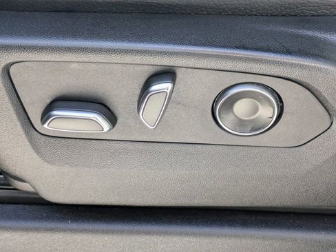 Used 2024 GMC Yukon XL Denali image 18