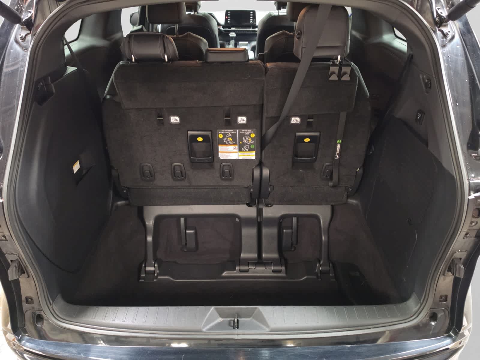 Used 2022 Toyota Sienna XSE w/ XSE Plus Package AWD/4WD image 4