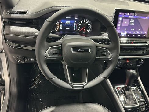 Used 2022 Jeep Compass Altitude image 9