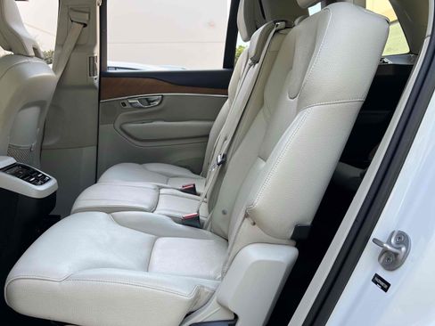 Used 2022 Volvo XC90 T6 Momentum w/ Advanced Package AWD/4WD image 24