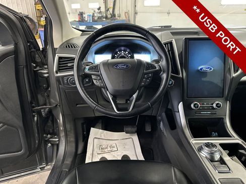 Used 2023 Ford Edge SEL image 16