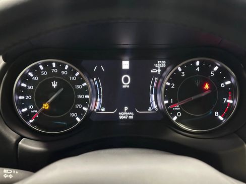 Used 2024 Maserati Levante GT Ultima AWD/4WD image 28