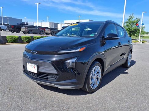 Used 2023 Chevrolet Bolt EUV LT image 5