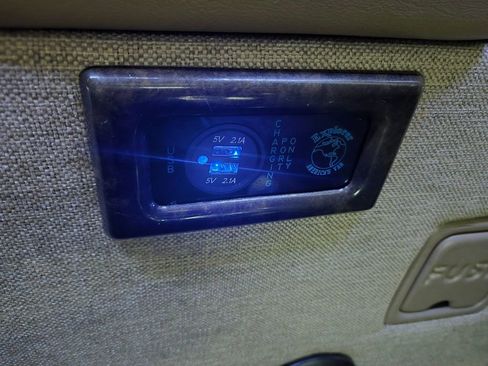 Used 2023 GMC Savana 2500 image 36