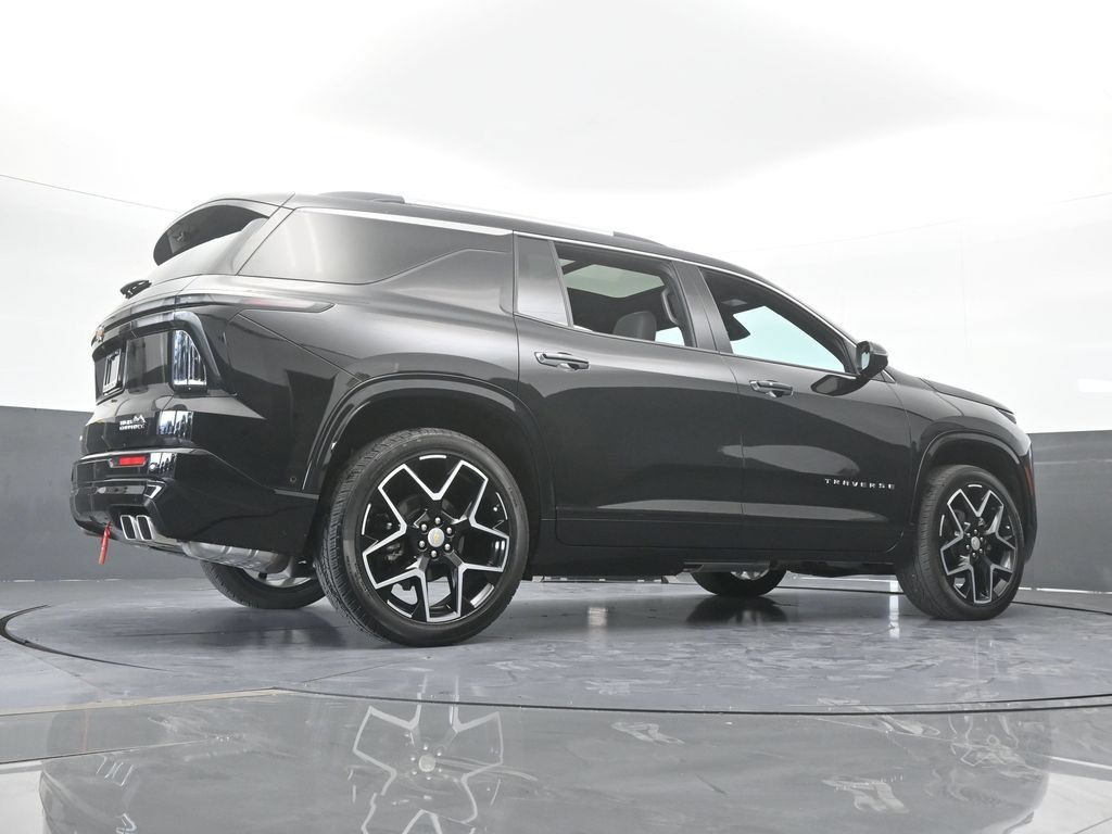 Used 2025 Chevrolet Traverse High Country FWD image 81