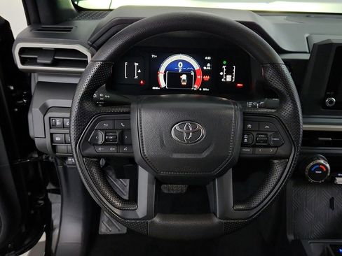 Used 2025 Toyota Tacoma SR AWD/4WD image 14
