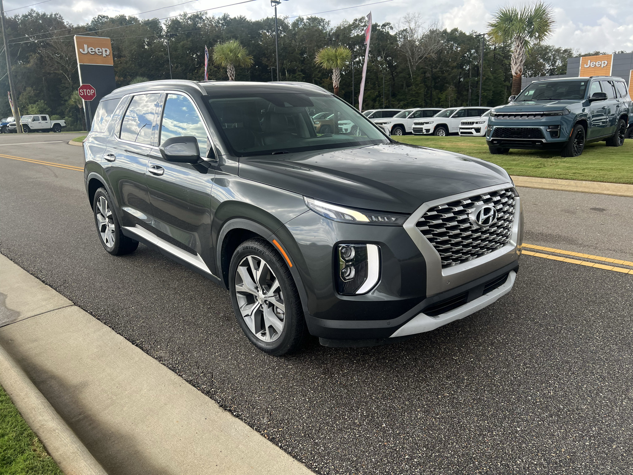 Used 2022 Hyundai Palisade SEL w/ Premium Package FWD image 1