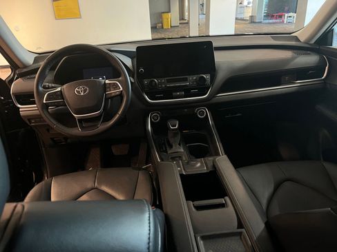 Used 2025 Toyota Grand Highlander FWD image 35