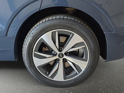Used 2024 Audi Q8 e-tron Premium AWD/4WD image 36