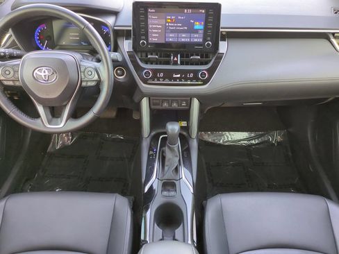 Used 2022 Toyota Corolla Cross XLE FWD image 16