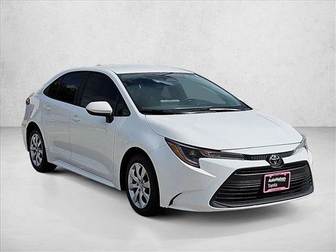 Certified 2025 Toyota Corolla LE FWD image 3