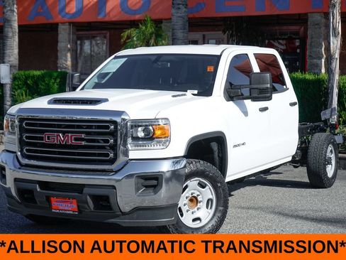 Used 2018 GMC Sierra 2500 2WD Crew Cab w/ Sierra Convenience Package image 4
