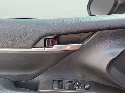 Used 2024 Toyota Camry SE image 26