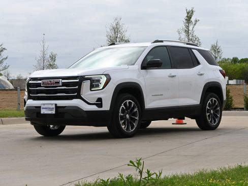 Used 2026 GMC Terrain Elevation w/ Elevation Premium Package image 5