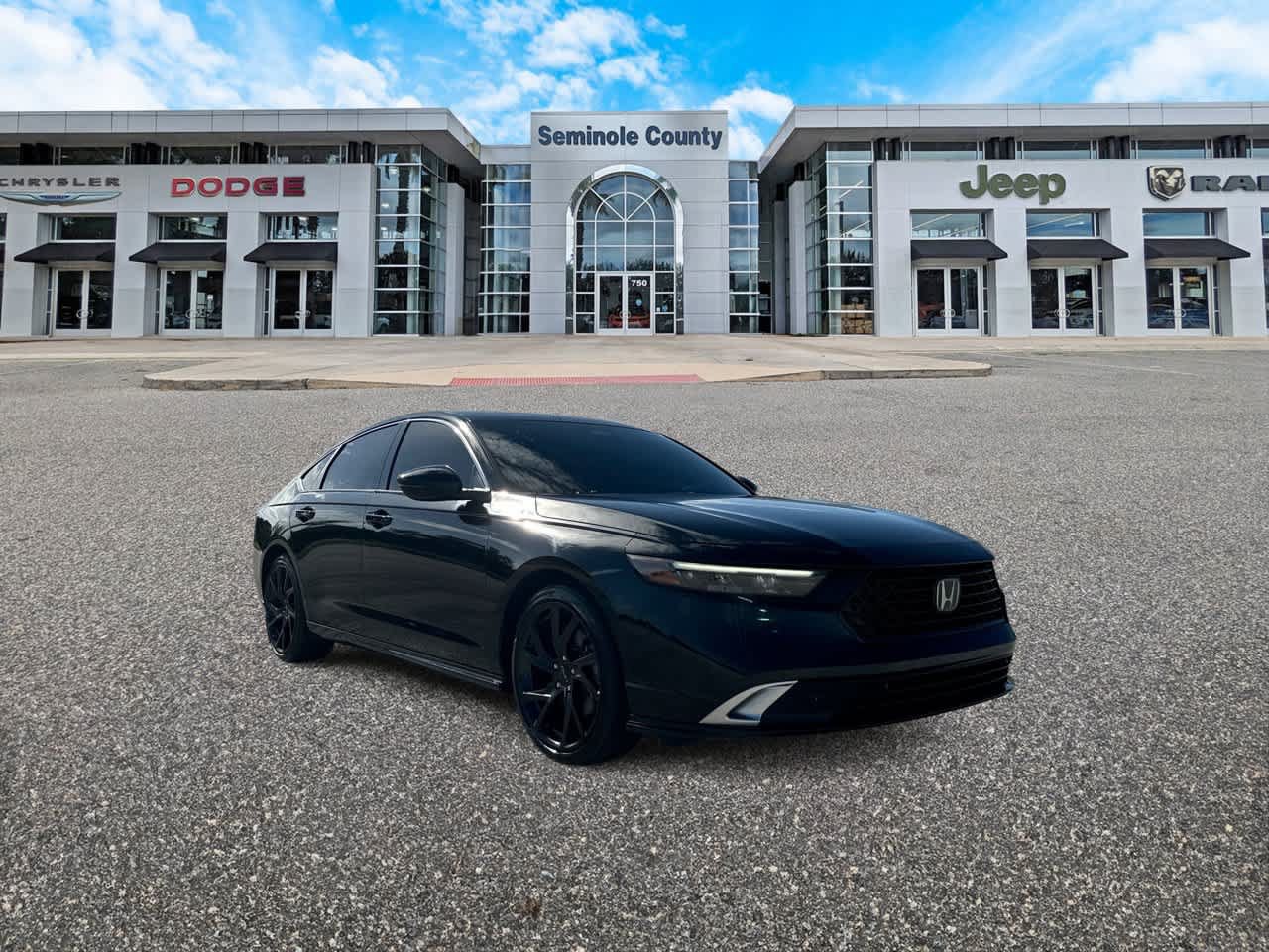 Used 2023 Honda Accord Touring image 2