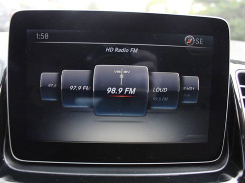 Used 2017 Mercedes-Benz GLE 350 4MATIC image 4