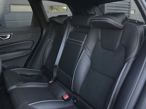 Used 2019 Volvo XC60 T6 R-Design w/ Protection Package Premier AWD/4WD image 29