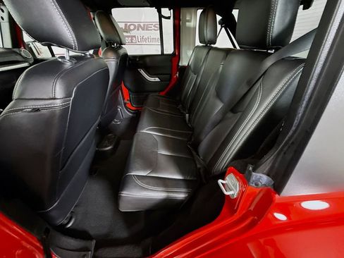 Used 2018 Jeep Wrangler Unlimited Sahara w/ Max Tow Package image 23