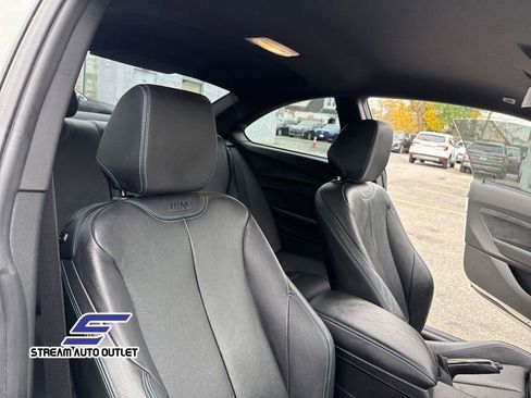 Used 2018 BMW M2 image 32