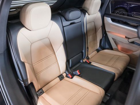New 2026 Porsche Cayenne S image 6