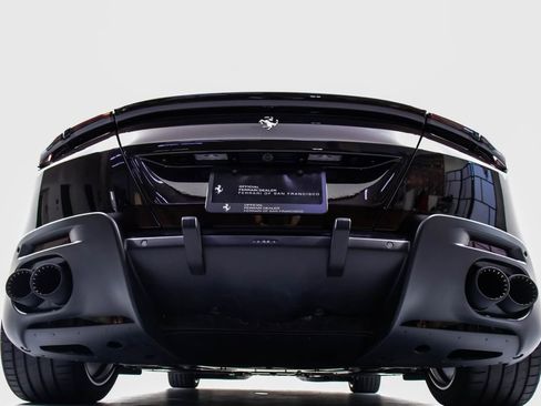 Certified 2025 Ferrari Roma Spider RWD image 23